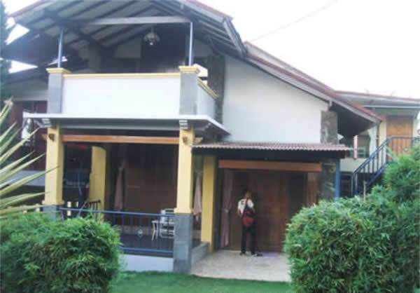   Villa 5-9 kamar | Sewa Villa di Lembang Villa Istana Bunga